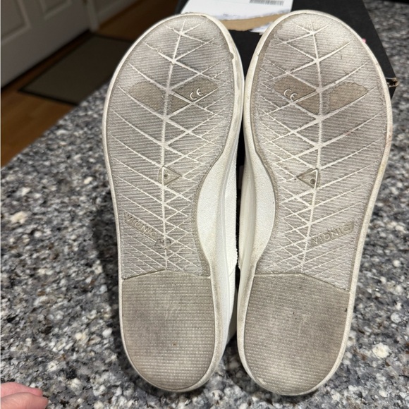 Vionic Beach Pismo Cream Canvas Slip-On Sneakers - Picture 5 of 5